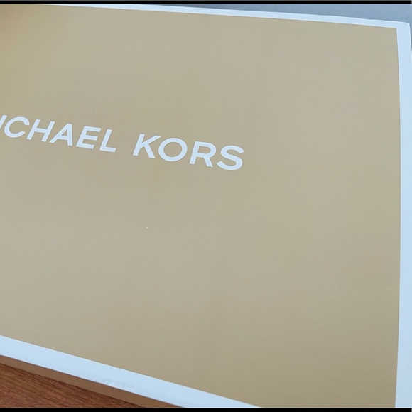 Authentic Michael Kors Lita Medium Crossbody Bag New With Gift Box - Picture 7 of 7